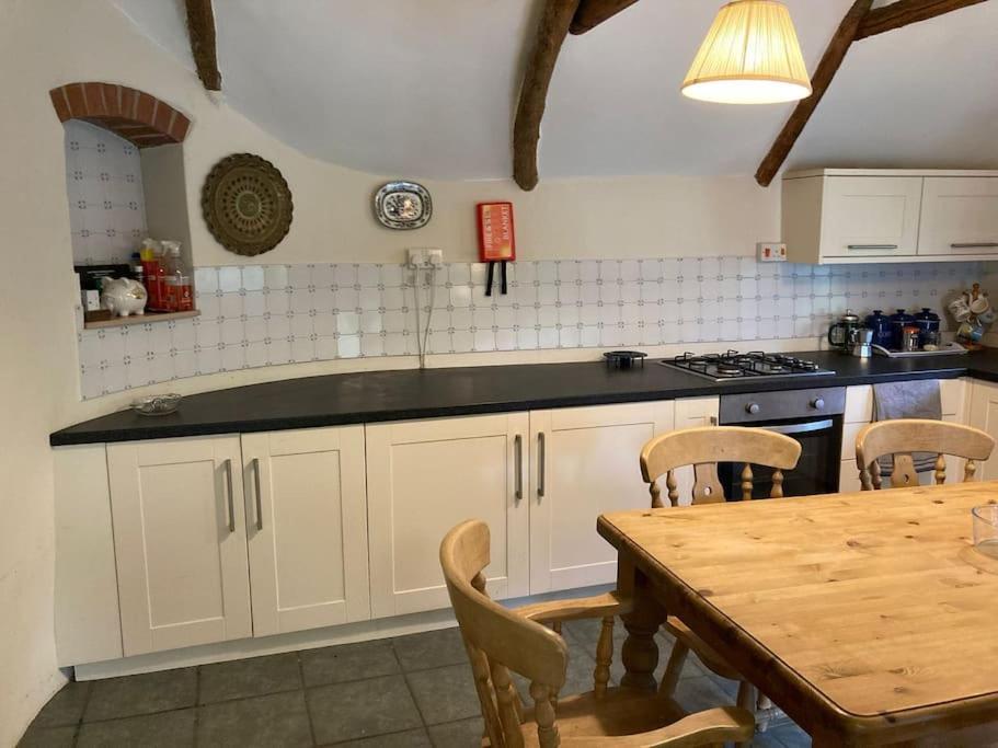 Stable Cottage - Sleeps 6, Near Lulworth Cove Dorchester Buitenkant foto